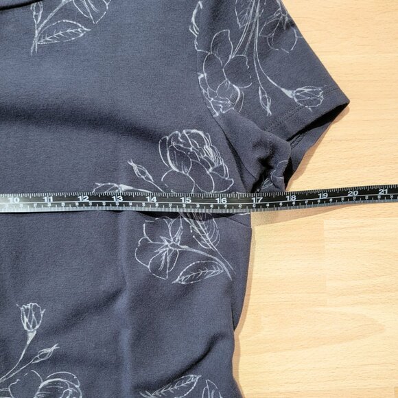 Old Navy Short Sleeve Gray Floral Knit Tee Shirt Dress | Size: SP - Picture 8 of 14